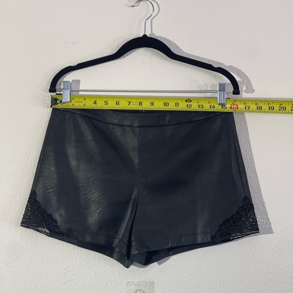 Guess Faux Leather Embroidered Club Short
Style #W53D50W6YD0 - Picture 7 of 7